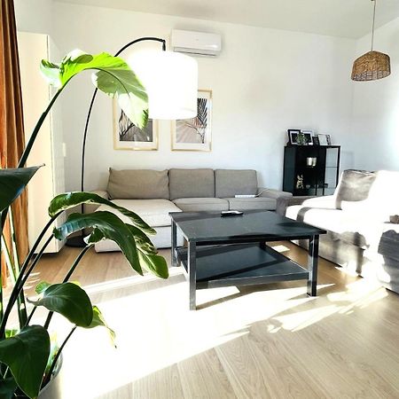 House Flow, 3 Room With Terrace, Free 2 Parking Pressburg Exterior foto