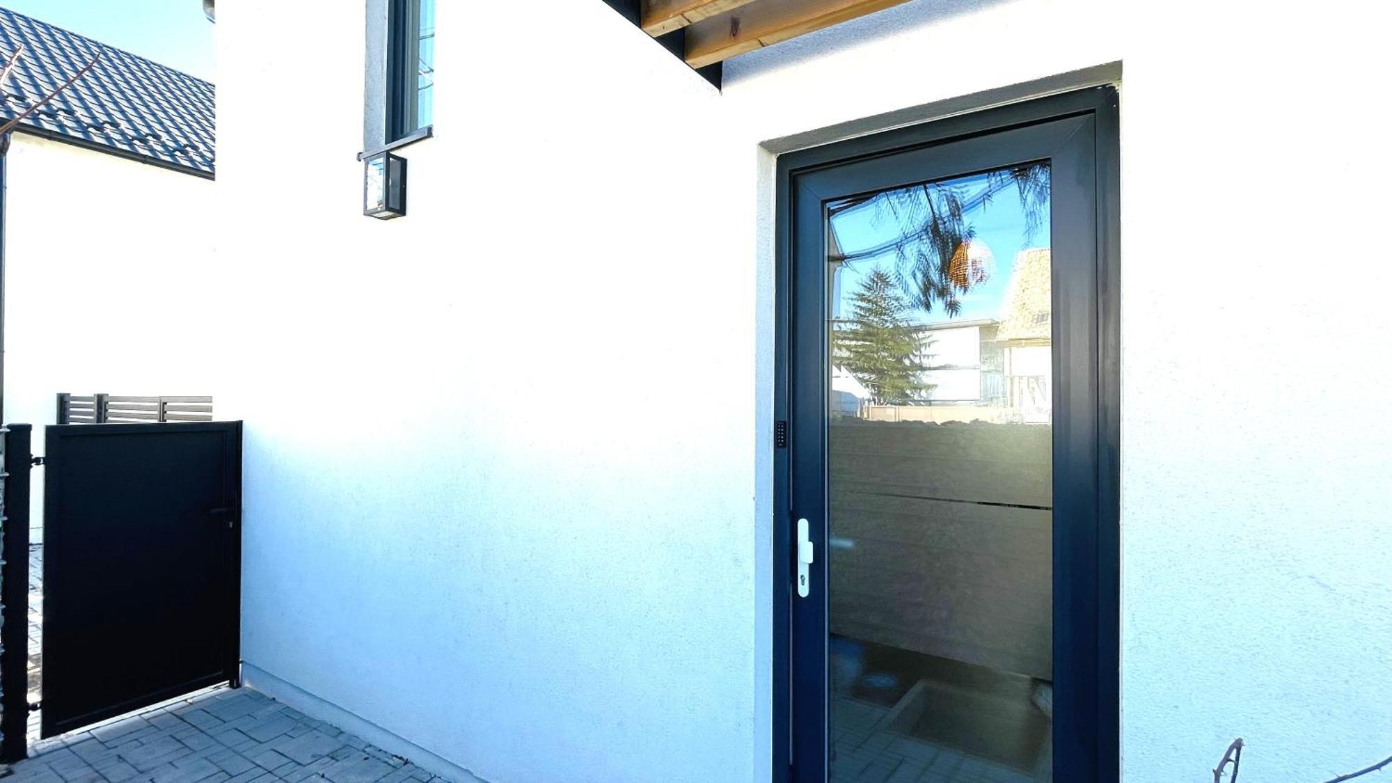 House Flow, 3 Room With Terrace, Free 2 Parking Pressburg Exterior foto