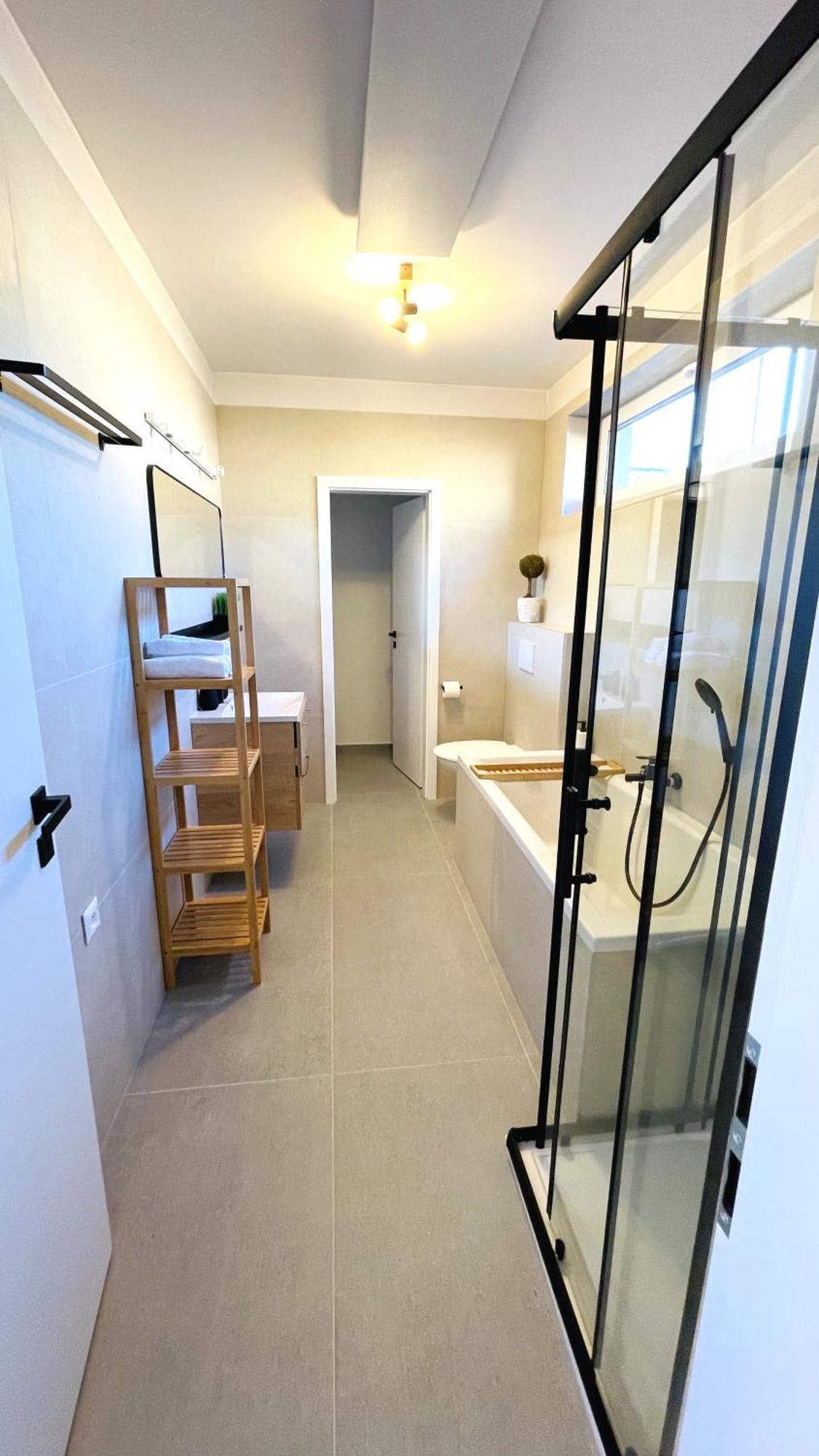 House Flow, 3 Room With Terrace, Free 2 Parking Pressburg Exterior foto