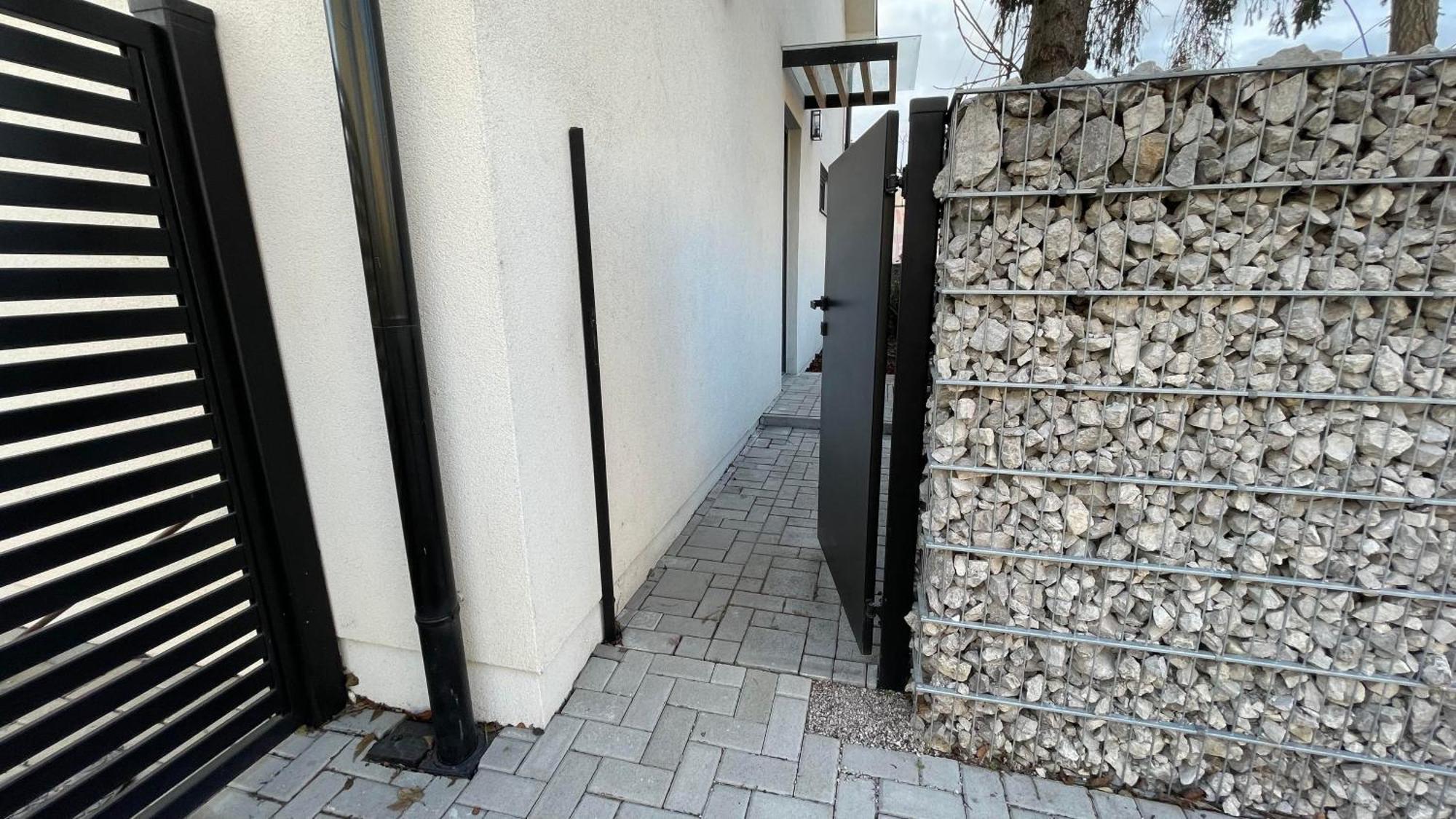 House Flow, 3 Room With Terrace, Free 2 Parking Pressburg Exterior foto