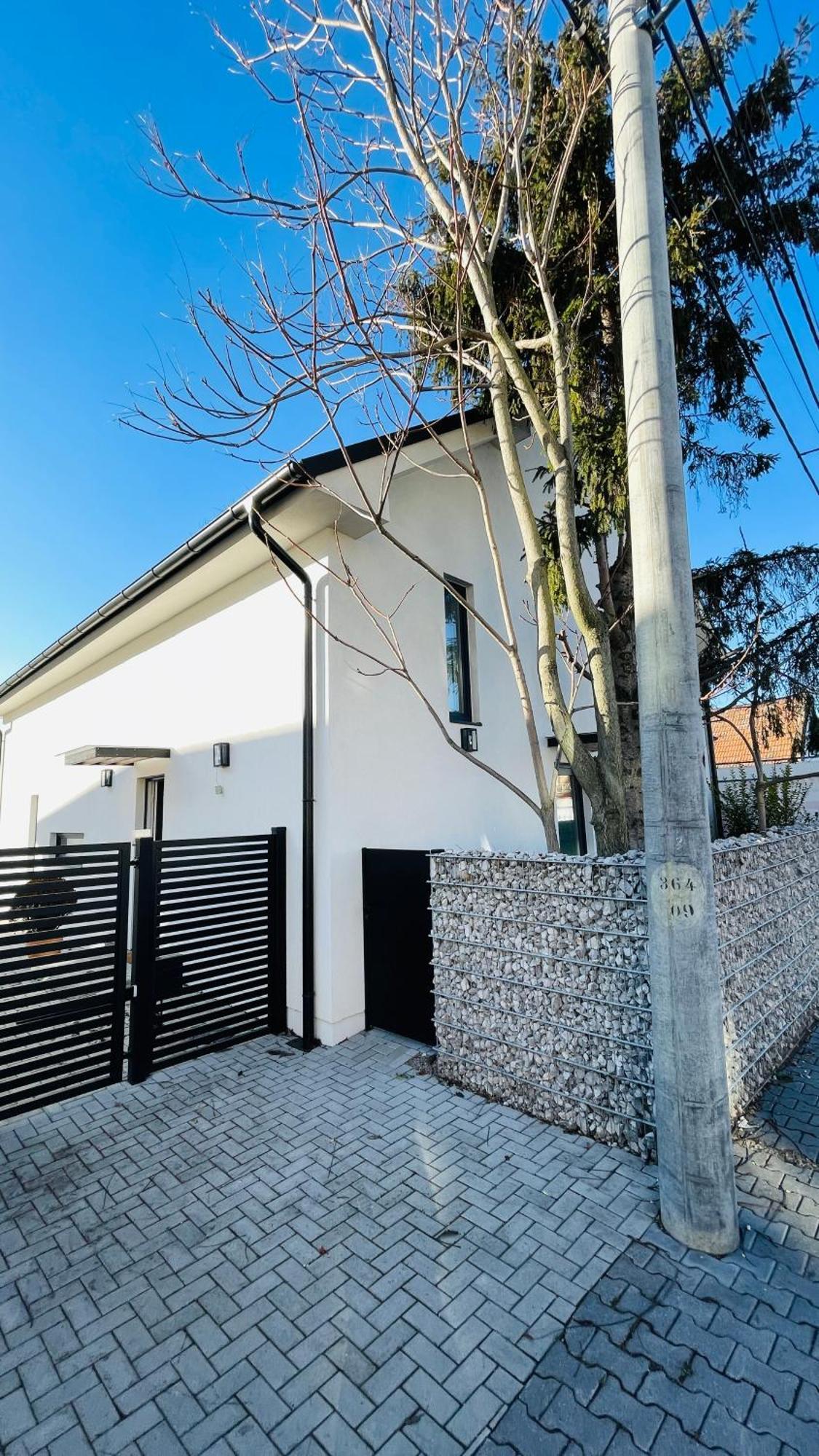 House Flow, 3 Room With Terrace, Free 2 Parking Pressburg Exterior foto