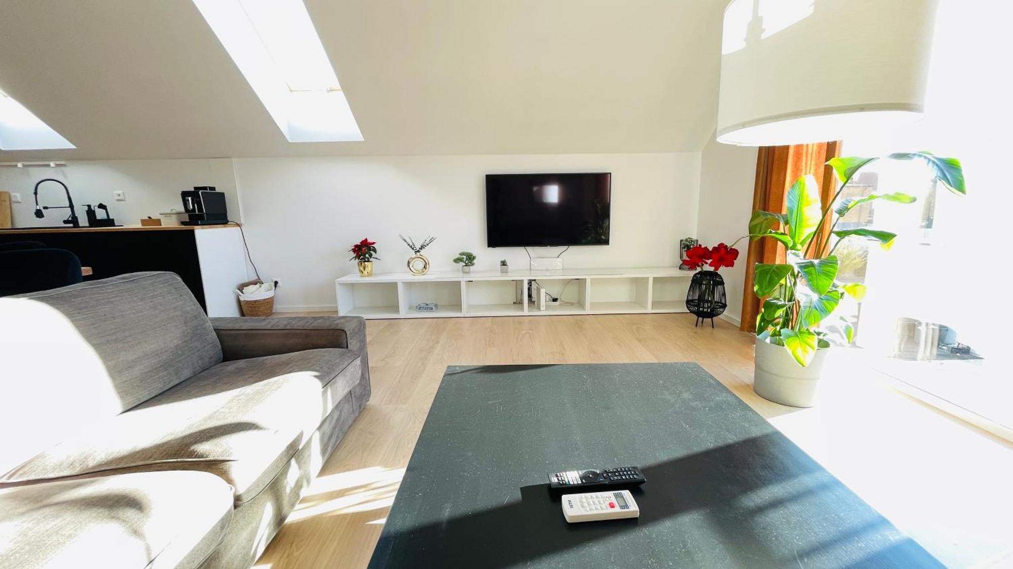 House Flow, 3 Room With Terrace, Free 2 Parking Pressburg Exterior foto