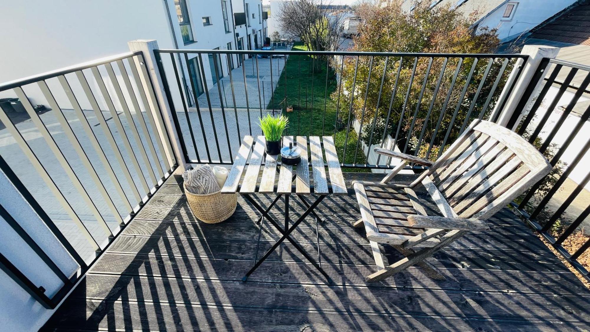 House Flow, 3 Room With Terrace, Free 2 Parking Pressburg Exterior foto