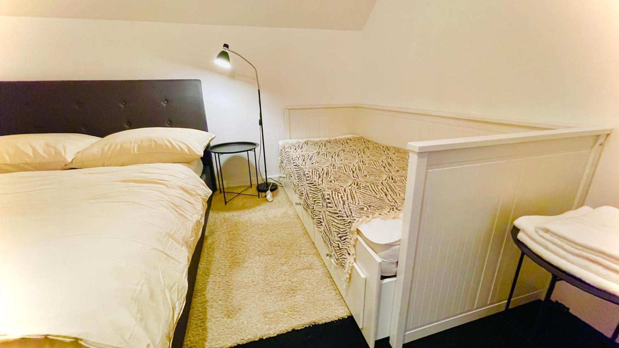 House Flow, 3 Room With Terrace, Free 2 Parking Pressburg Exterior foto